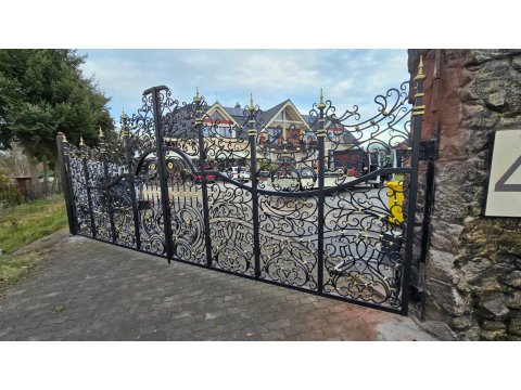 Brama kuta w stylu...