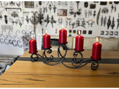 Świecznik kuty masywny