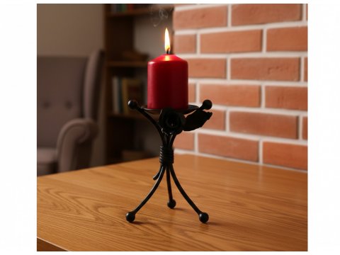 Świecznik kuty z motywem róży